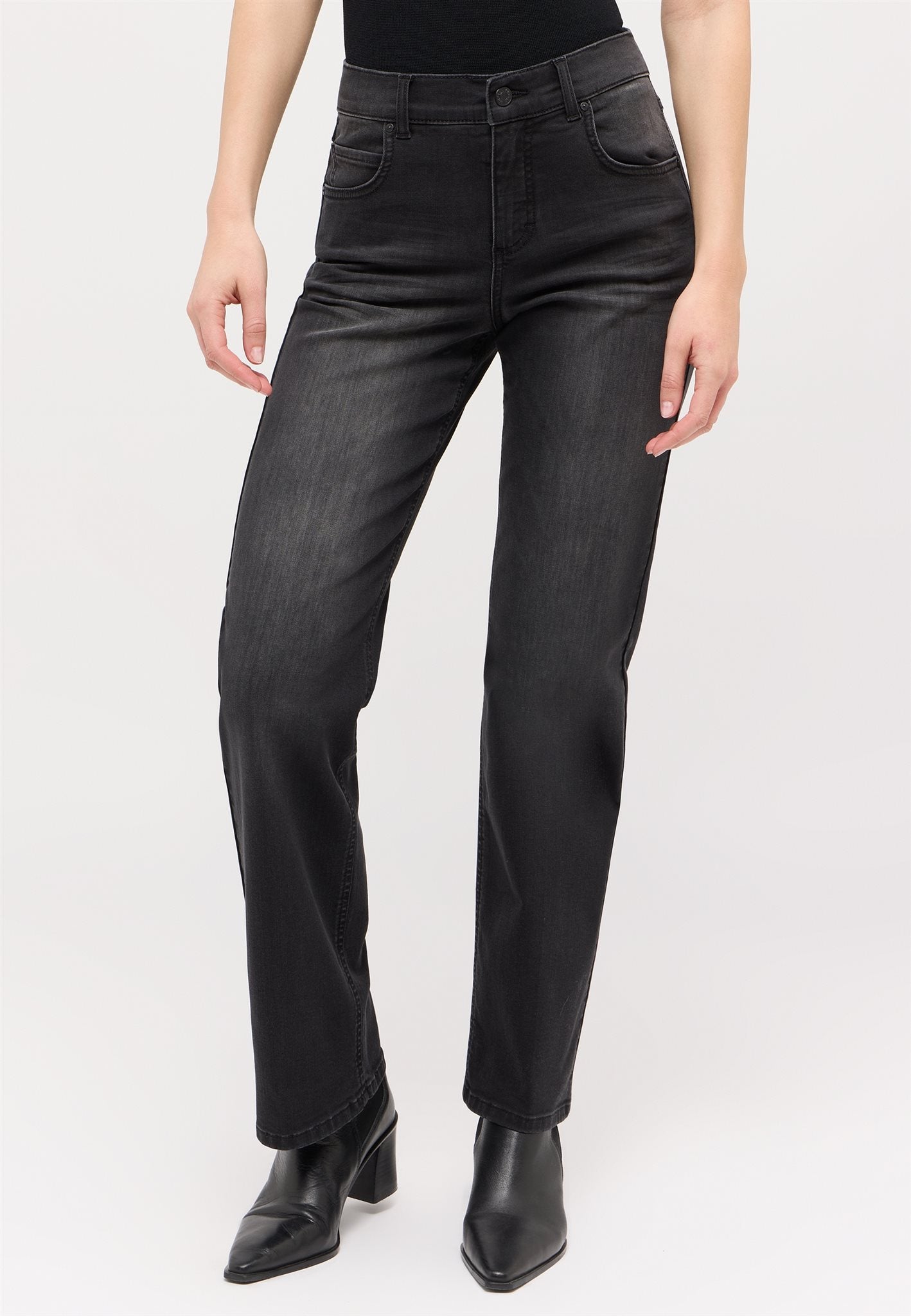 Lara L32 17486 Antra